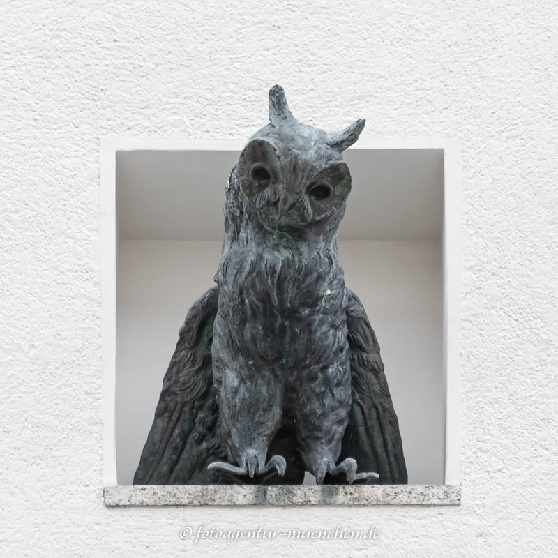 Eulen am Stadtmuseum – Denkmal/Kunstwerk in München