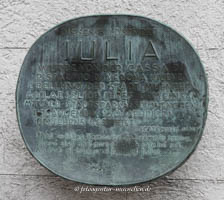 Julia