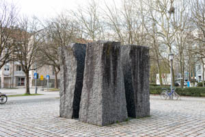 Görig Alfred - Vierteiliger Kubus