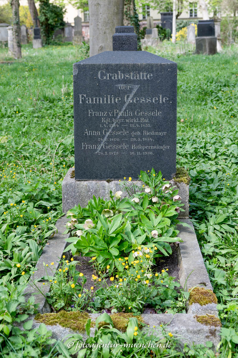 Grab - Franz Gessele
