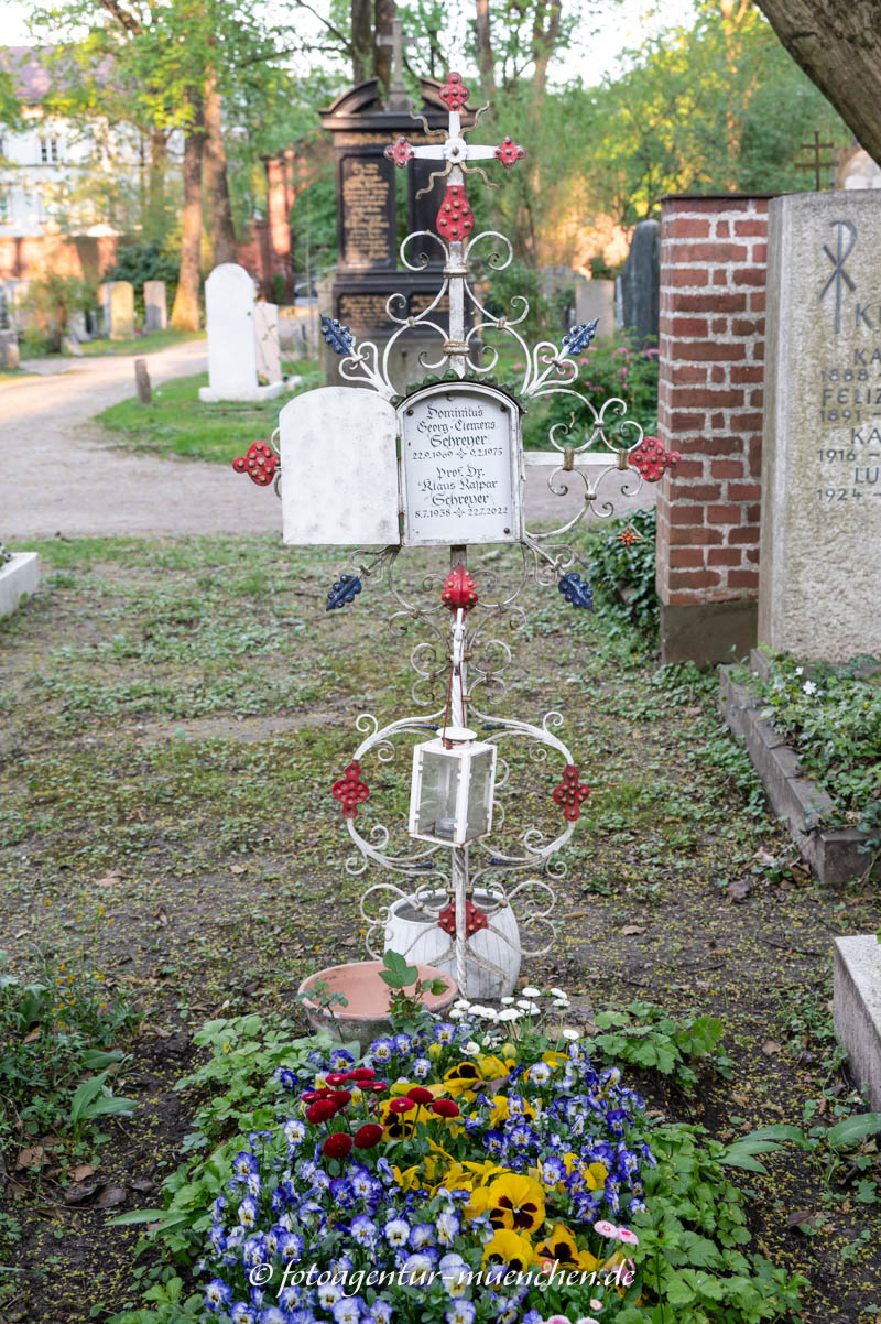 Grab - Klaus Caspar Schreyer