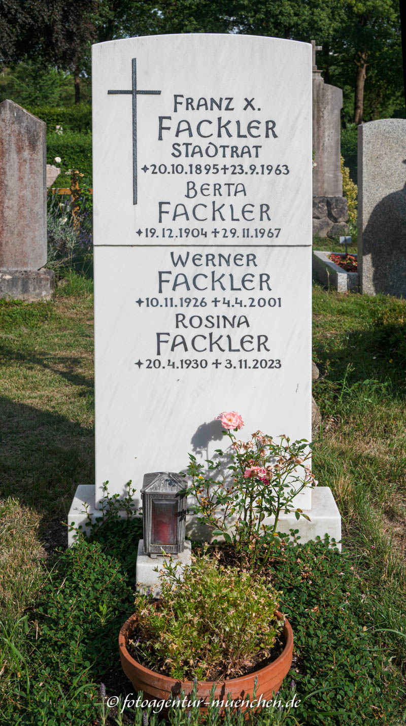 Grab - Franz Xaver Fackler