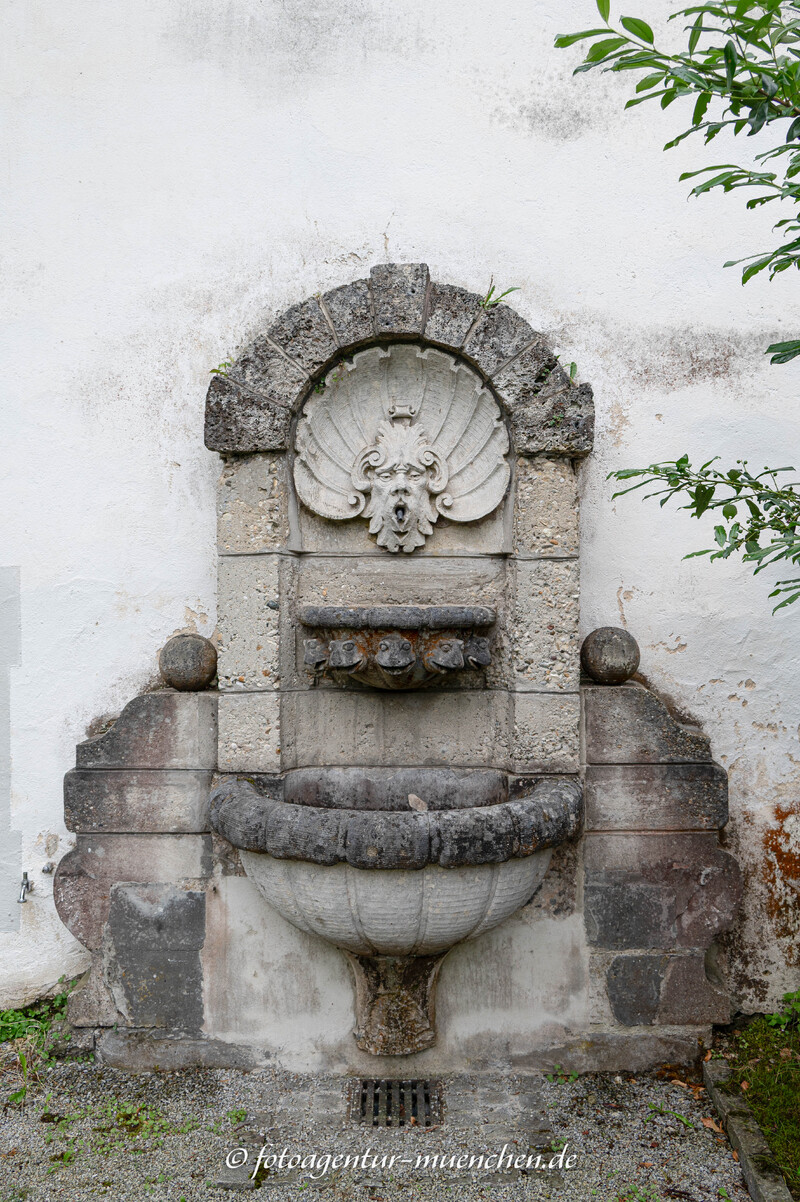 Brunnen