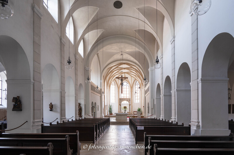 Zum Heiligen Kreuz - Inneraum