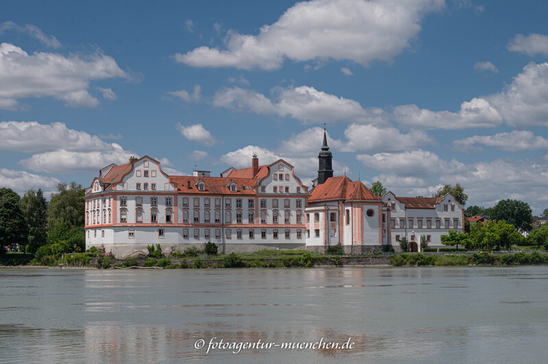 Schloss Neuhaus am Inn