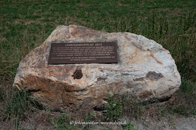 Gedenkstein - Jahrhundertflut 2013