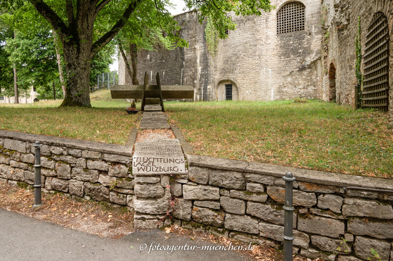 Denkmal - Füchtlingslager Wülzburg